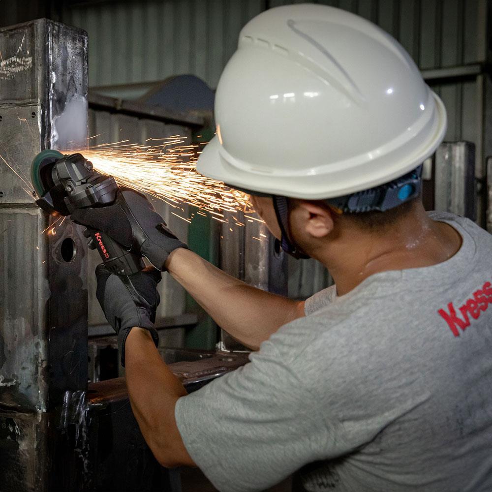 KressKress KUS10P 900Watt 125mm Profesyonel Avuç TaşlamaKUS10P