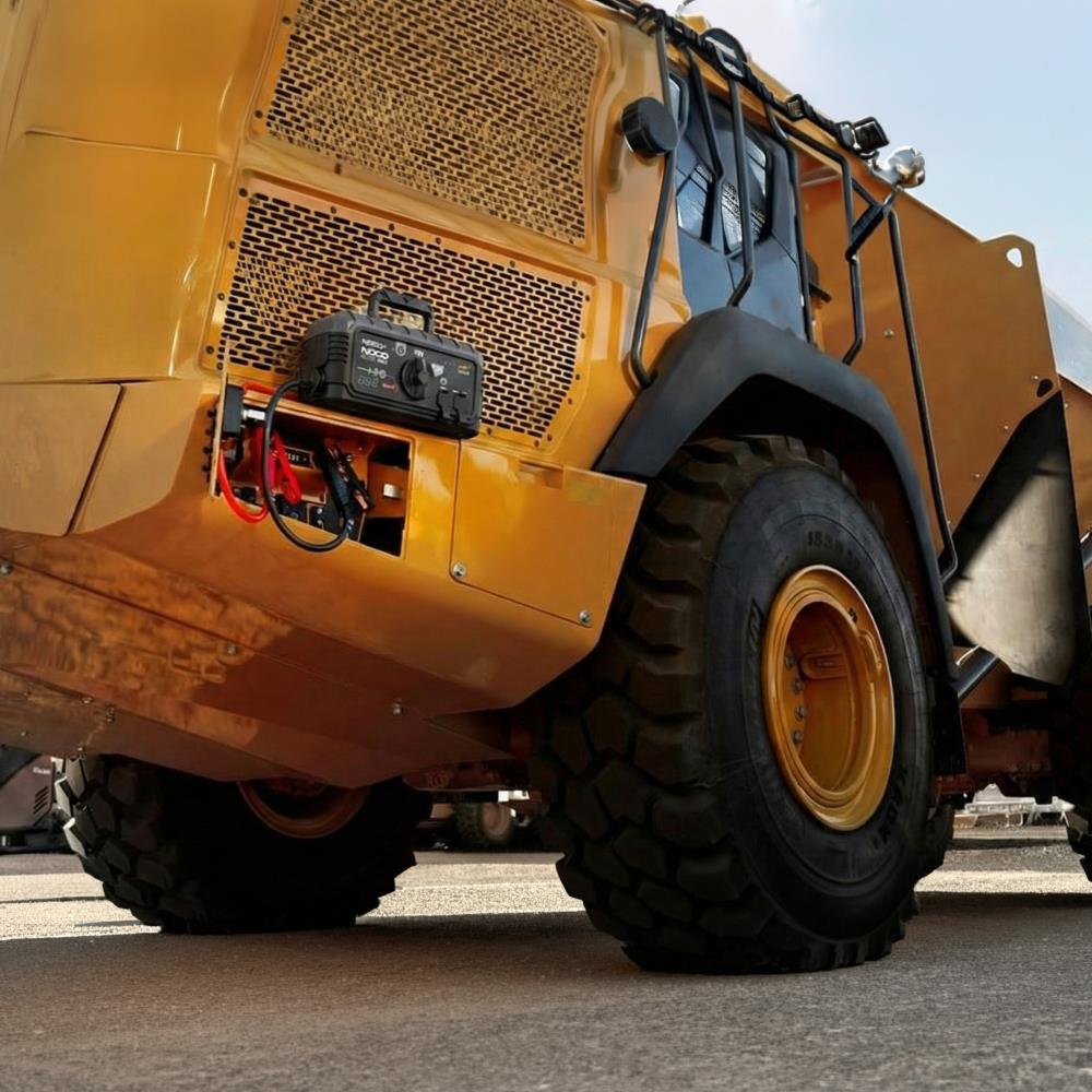 NOCONOCO Genius GB500 12V/24V 6250Amp Ultrasafe Lityum Akü Takviye + Powerbank + Led LambaGB500