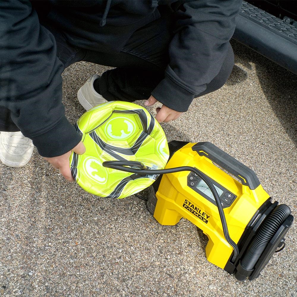 STANLEYSTANLEY SXVI02001 12V/18V 160 PSI Dijital Göstergeli Lastik&Yatak Şişirme+Araç Süpürgesi (Akü Dahil Değildir) SXVI02001SXVI02001