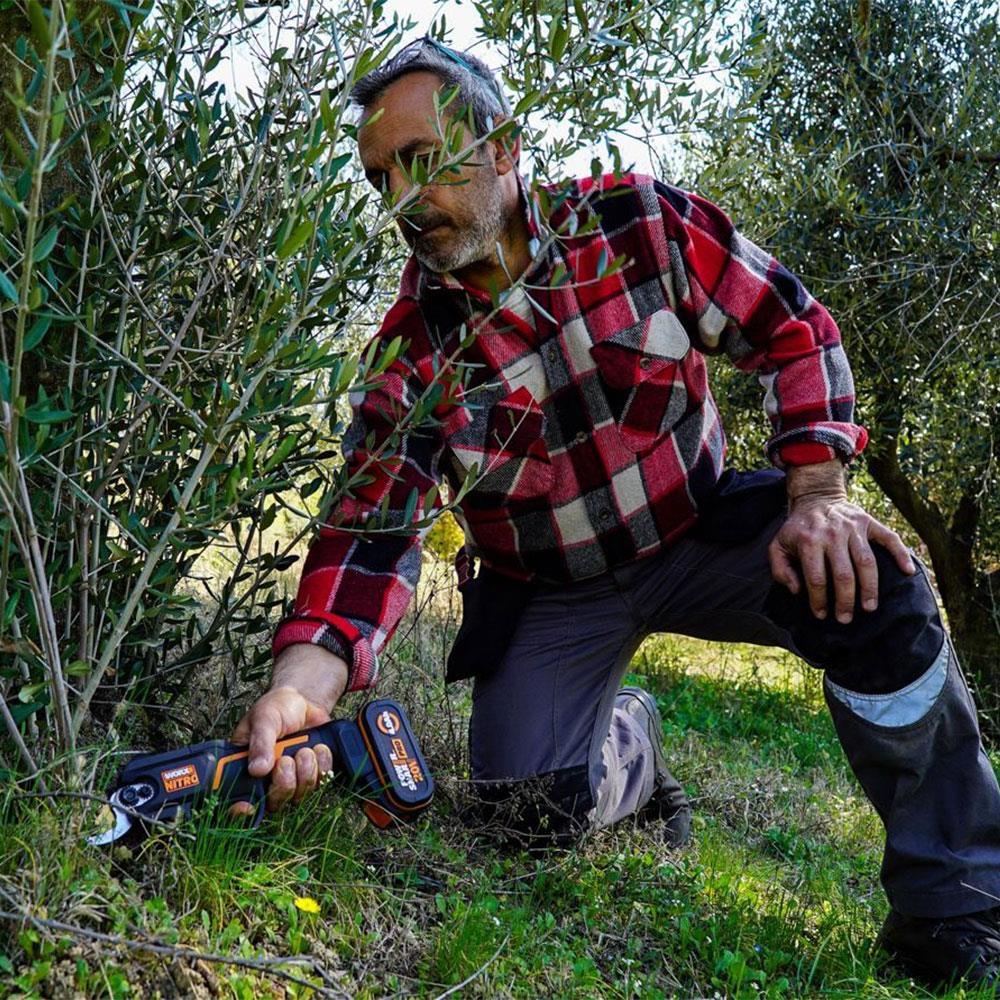 WorxWORX WG330E 20Volt 2.0A Li-ion Tek Akülü Profesyonel Kömürsüz Dal Budama MakasıWG330E