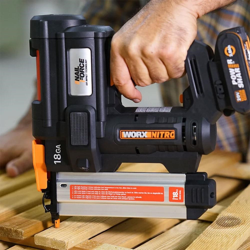 WorxWORX WX842 20Volt/2.0Ah Li-ion 15-50mm Profesyonel Şarjlı Çivi Çakma Makinesi + 2700 Adet Yedek ÇiviWX842