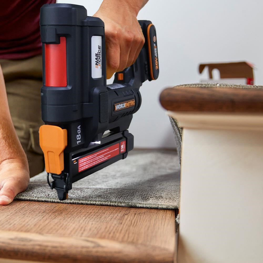 WorxWORX WX844 20Volt/2.0Ah Li-ion 16-40mm Profesyonel Şarjlı Zımba Makinesi + 2700 Adet Yedek ZımbaWX844