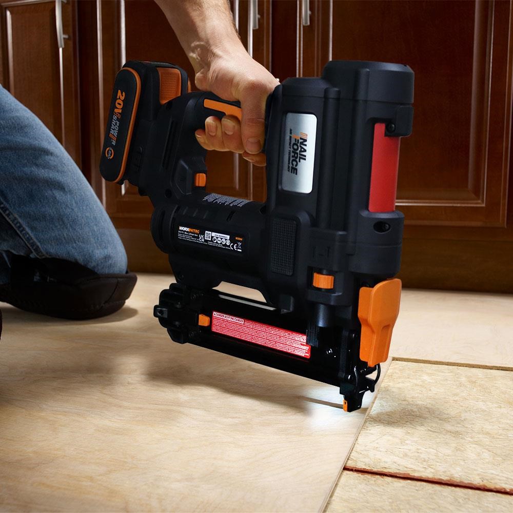 WorxWORX WX844 20Volt/2.0Ah Li-ion 16-40mm Profesyonel Şarjlı Zımba Makinesi + 2700 Adet Yedek ZımbaWX844