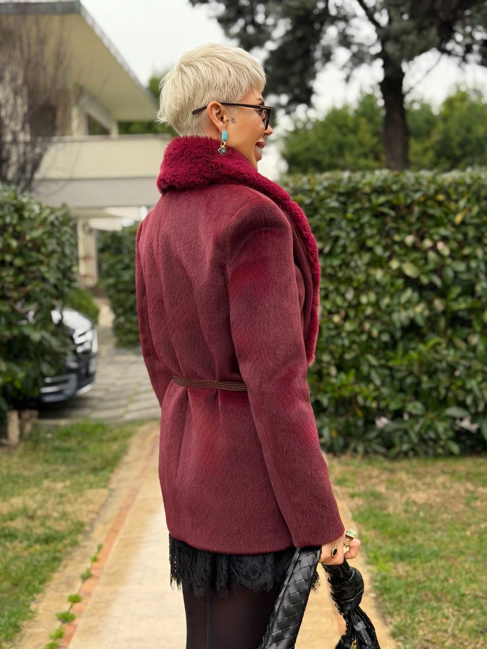 BORDO ÇIKARILABİLİR KÜRK YAKA KEMERLİ PELUŞ CEKET