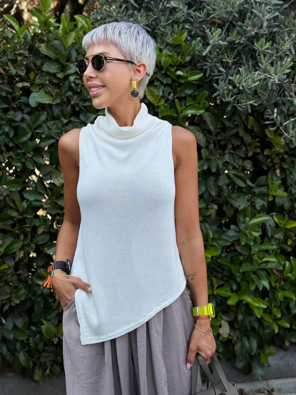 EKRU DİK YAKA ASİMETRİK TRİKO SÜVETER