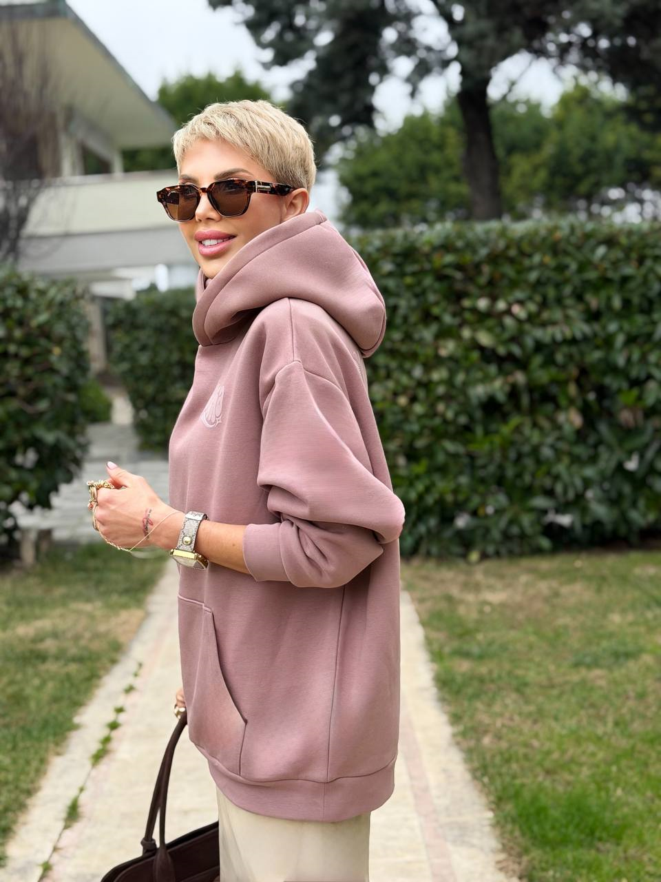 GÜL KURUSU SIRTI NAKIŞLI FORENA SWEATSHIRT