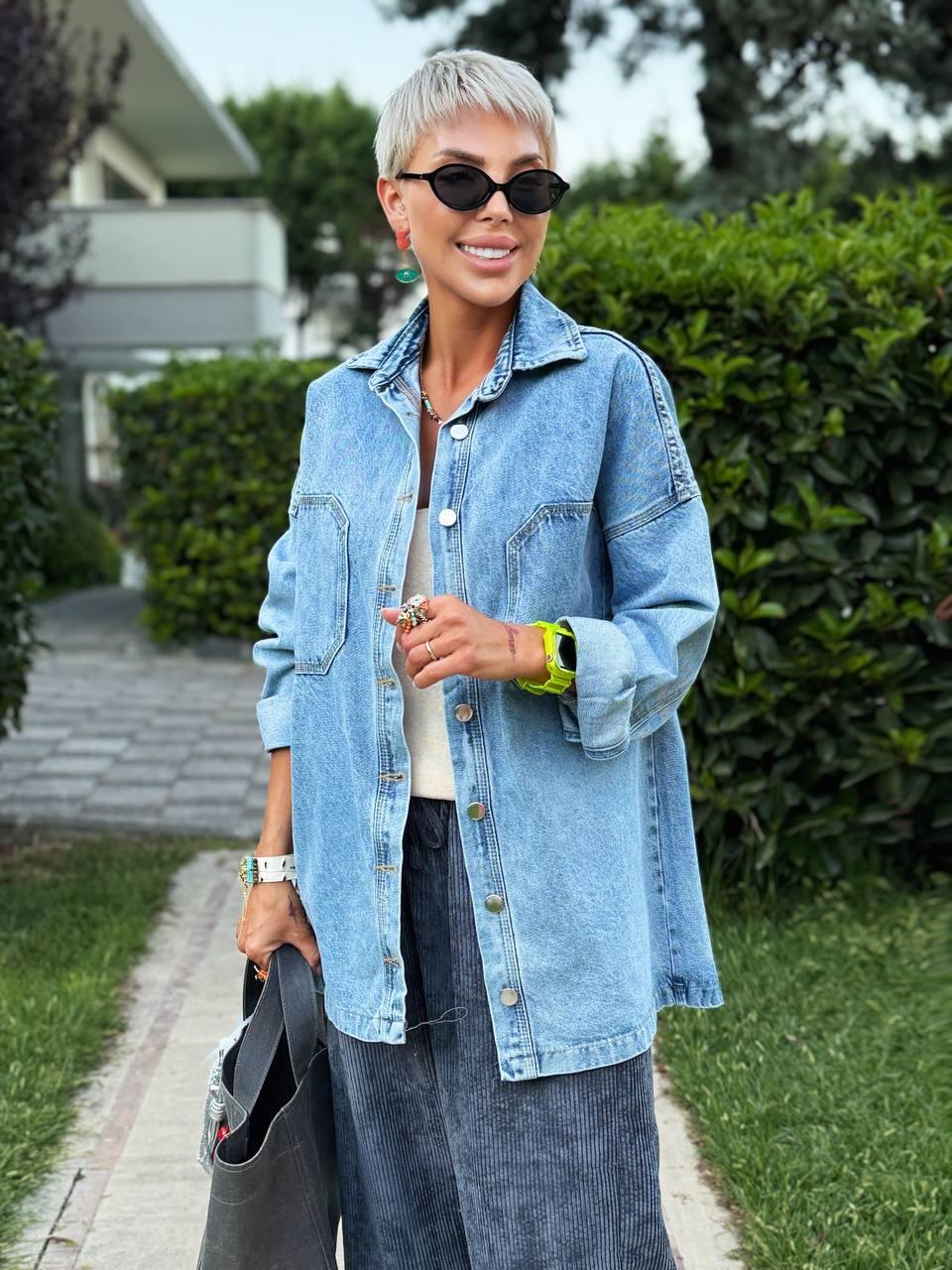 KOYU MAVİ CEP GÖRÜNÜMLÜ OVERSIZE DENIM GÖMLEK
