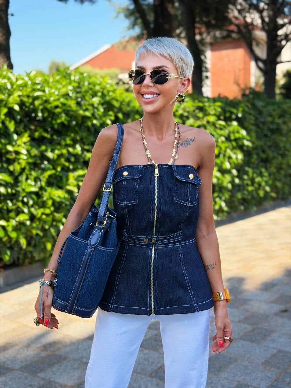 LACİVERT ÖNDEN FERMUARLI DENIM STRAPLEZ BLUZ