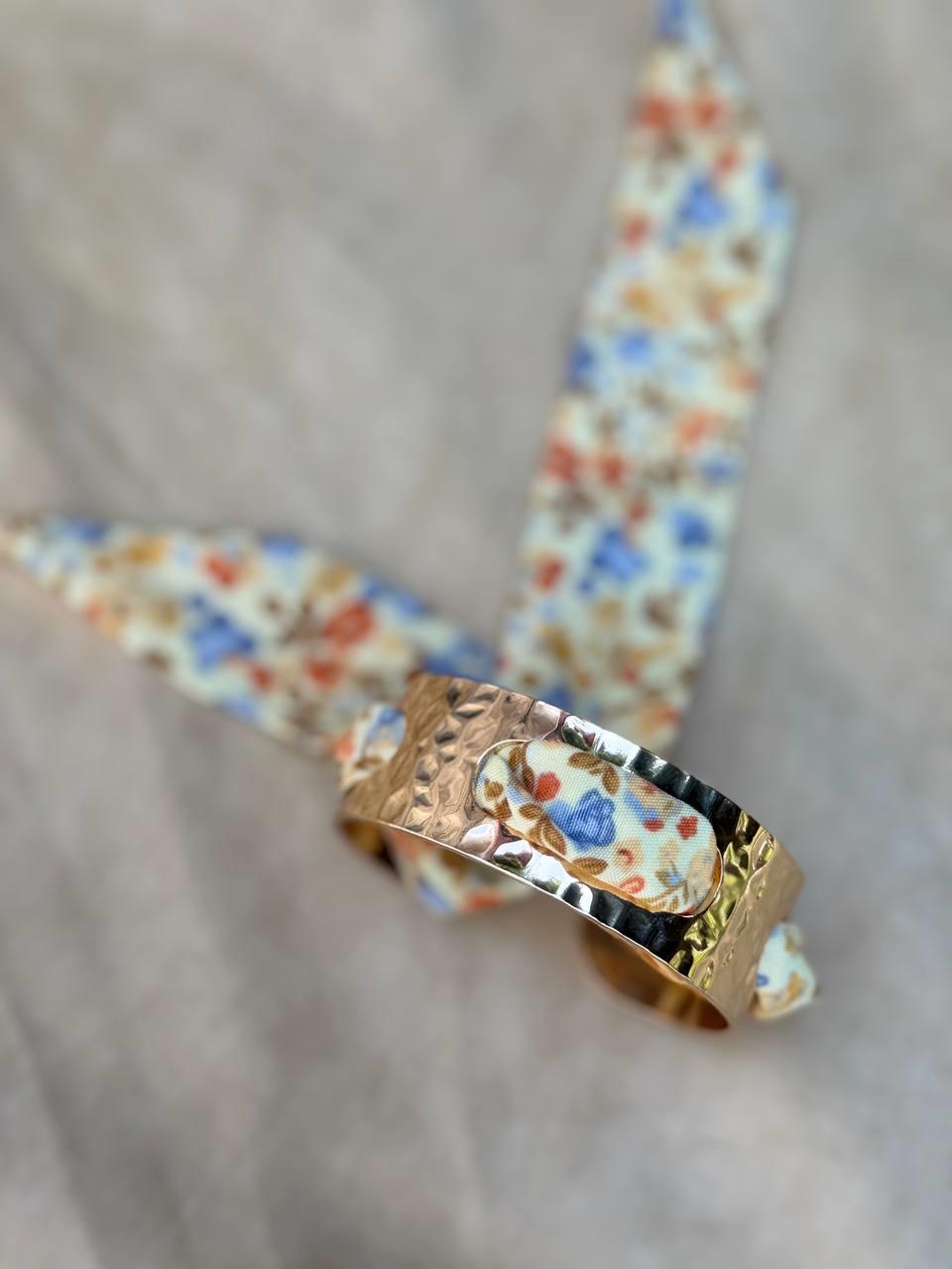 SARI ÇİÇEK DESEN KELEPÇE BİLEKLİK