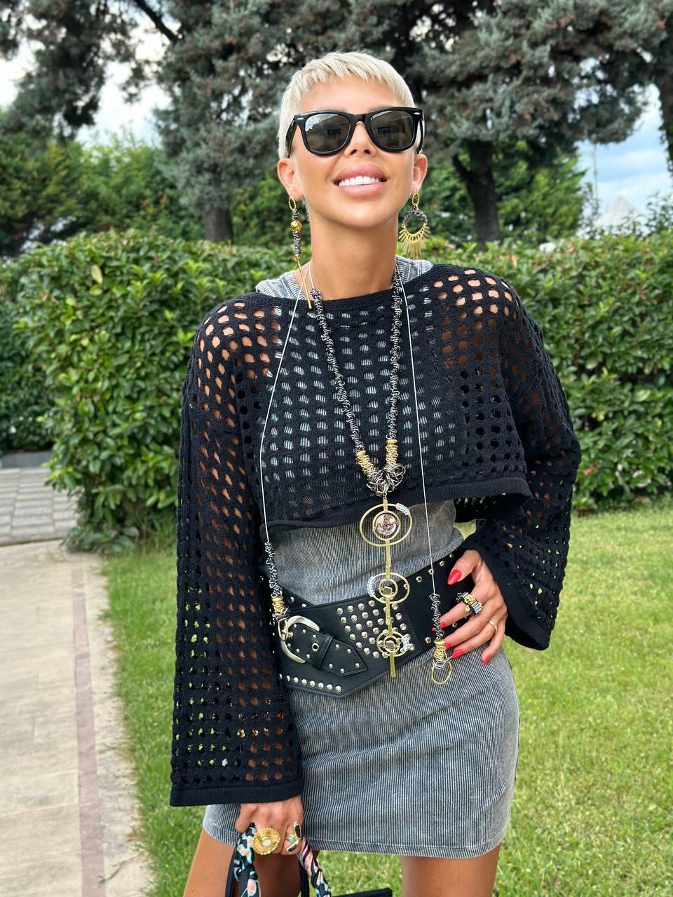 SİYAH AJUR TRİKO CROP