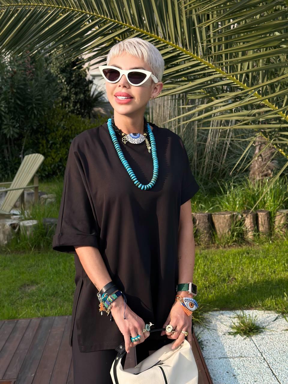 SİYAH ASİMETRİK KOL PREMIUM TSHIRT