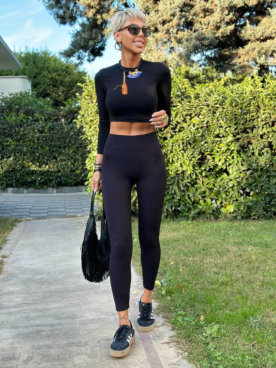 BLACK RIBBED HIGH-WAIST LEGGINGS