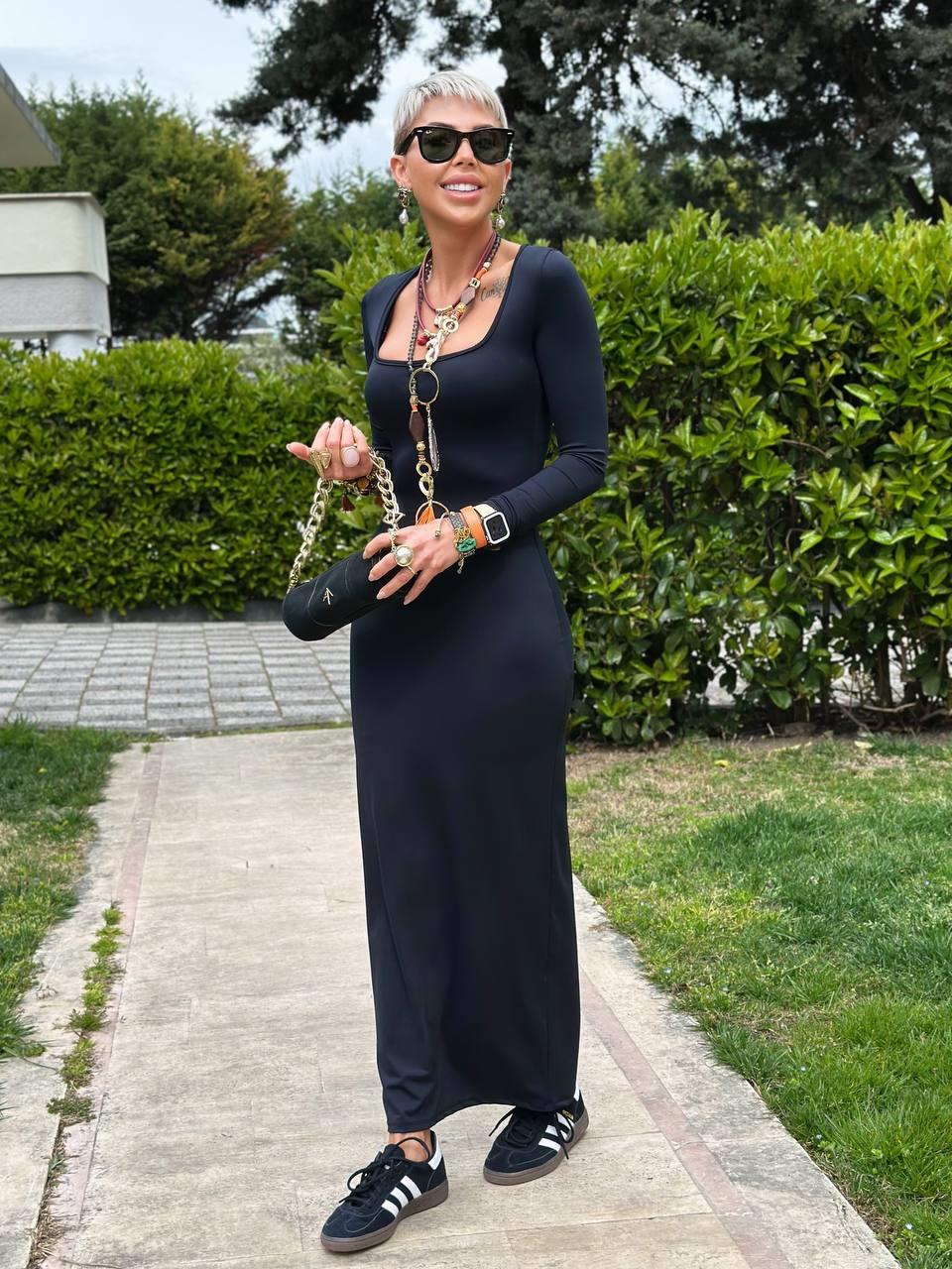 SİYAH KARE YAKA POLYEMID ELBİSE