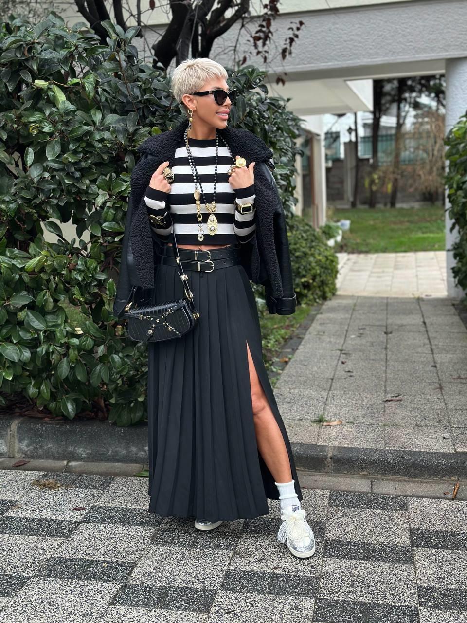 SİYAH KEMERLİ YIRTMAÇLI MAXI PİLELİ ETEK