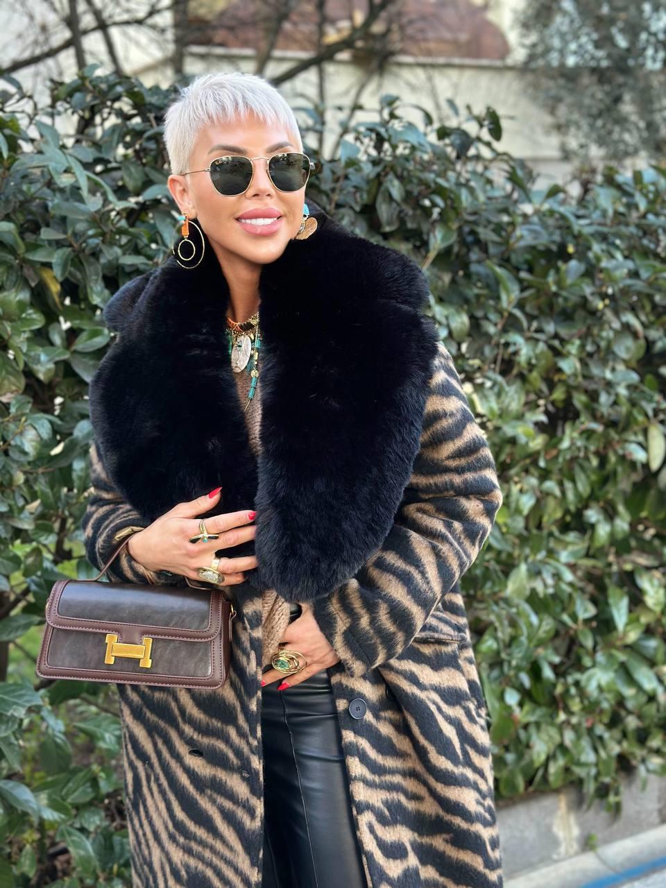 BLACK FAUX FUR COLLAR STOLE