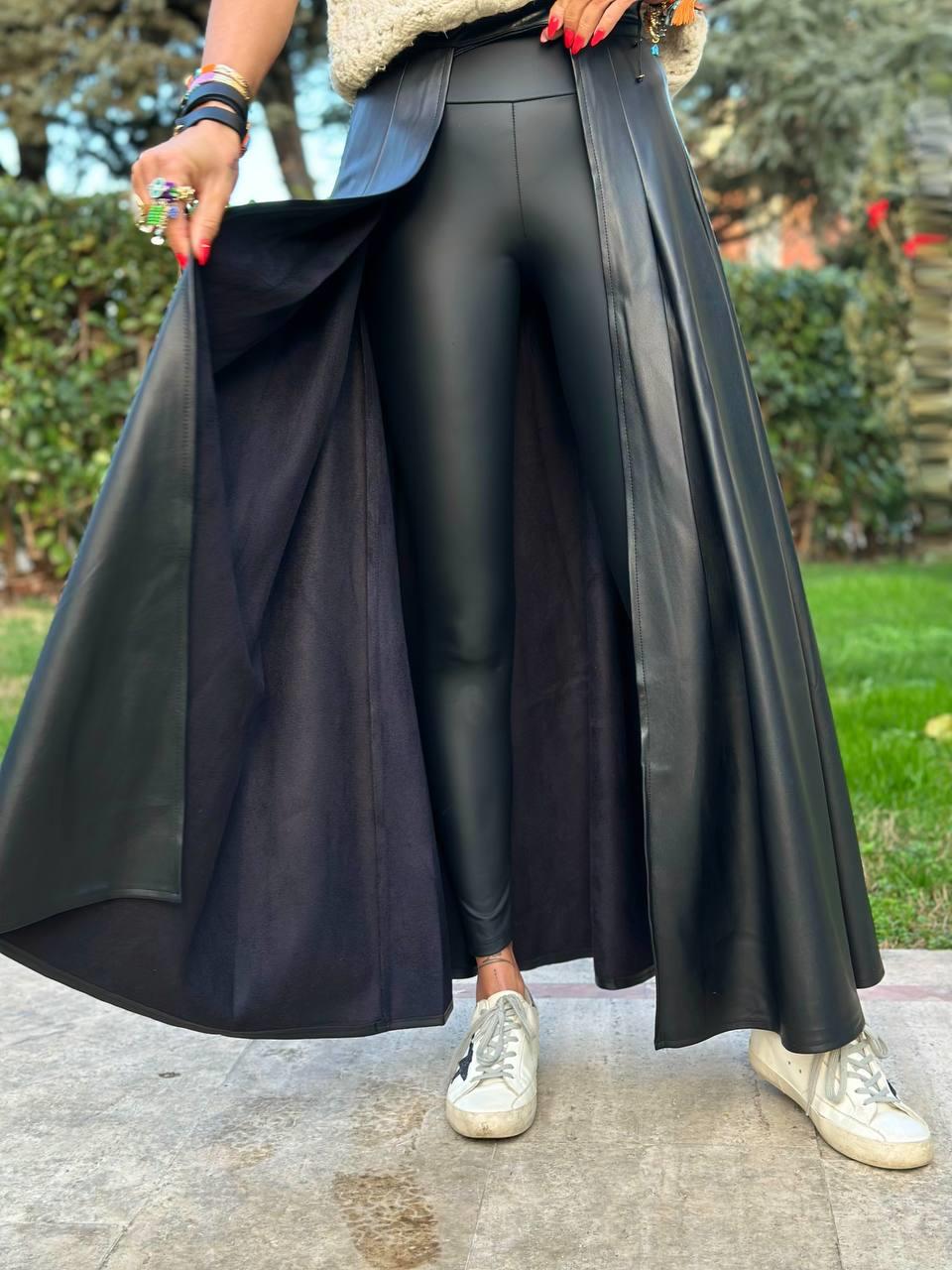 SİYAH ÖNDEN AÇIK DERİ AKSESUAR ETEK 