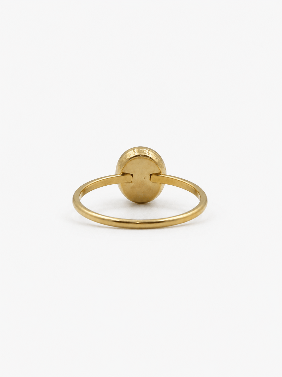 Siyah Oval Taşlı Gold Yüzük