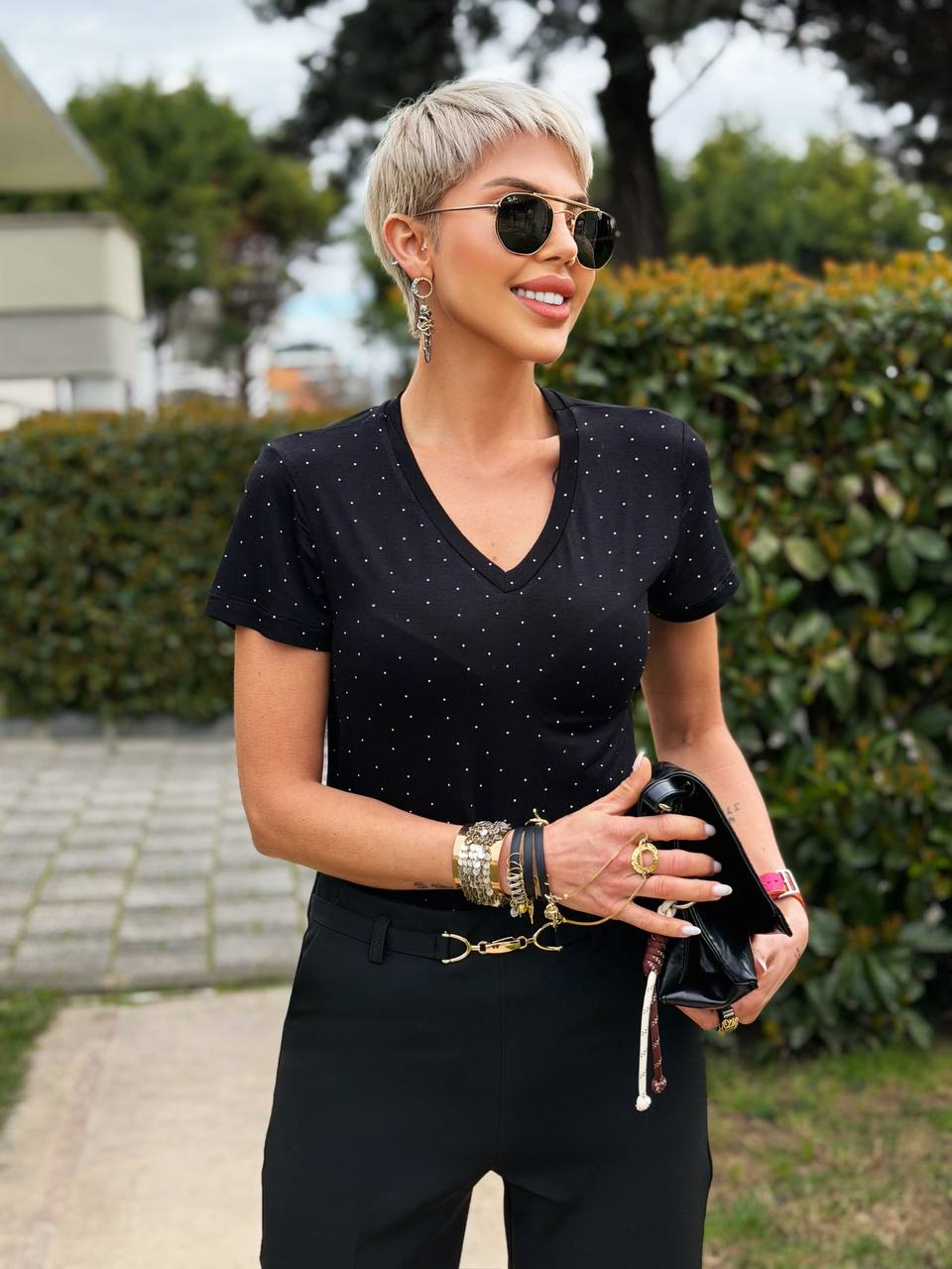 SİYAH V YAKA TAŞLI MODAL TSHIRT