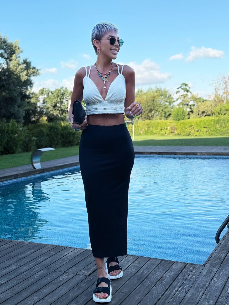 SİYAH YIRTMAÇLI POLYEMID ETEK