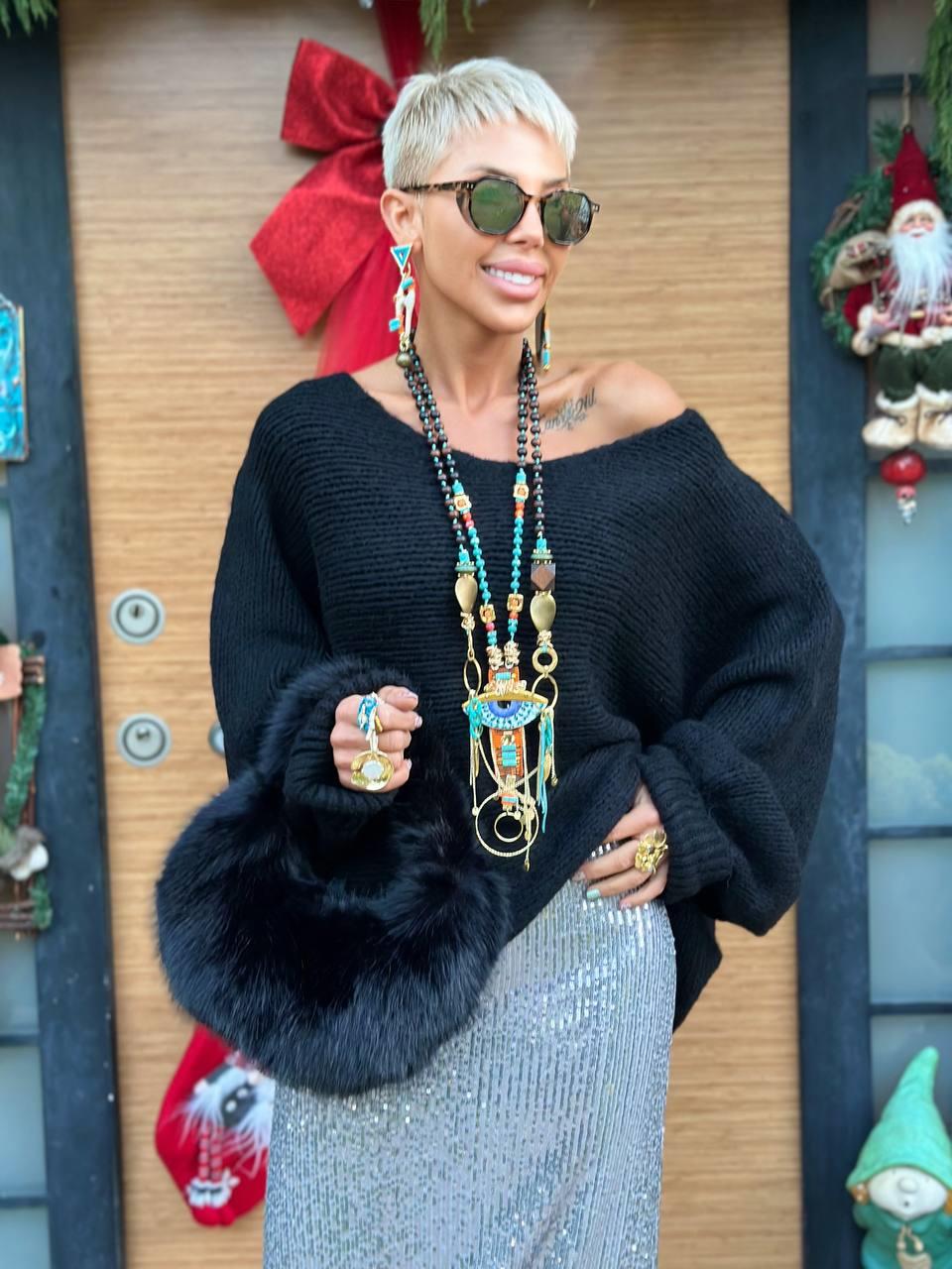 SİYAH YÜN KARIŞIMLI KOL KIVIRMALI KAZAK