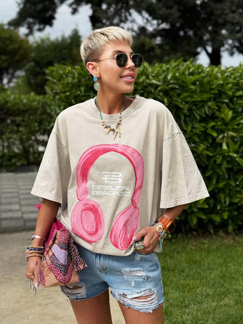 TAŞ RENK KULAKLIK BASKILI OVERSIZE TSHIRT