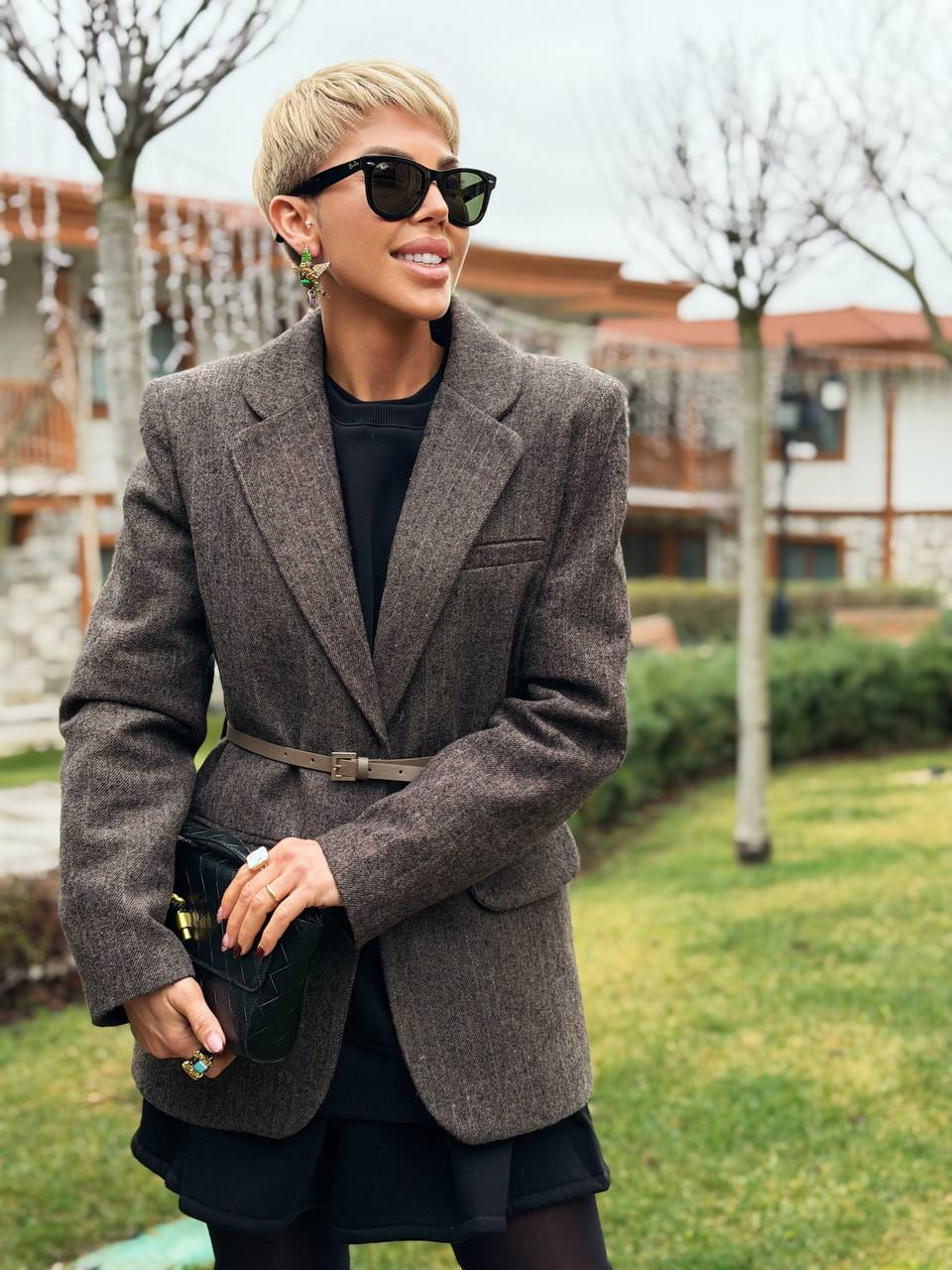 VİZON RENK ÇİZGİ DETAY KEMERLİ BLAZER CEKET