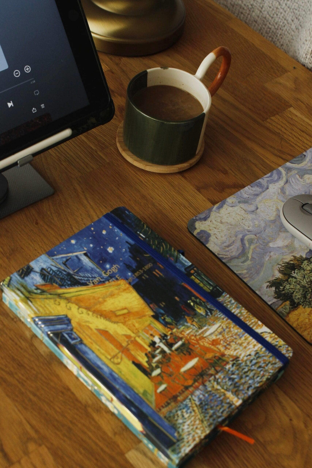 Cafe Terrace A5 Boyutlu Yaldızlı Kapaklı Defter