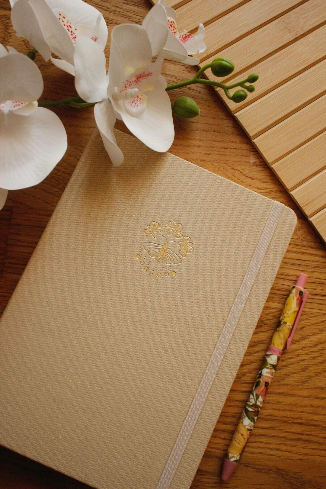 Krem Kanvas Defter Çiçekli Kalem Seti