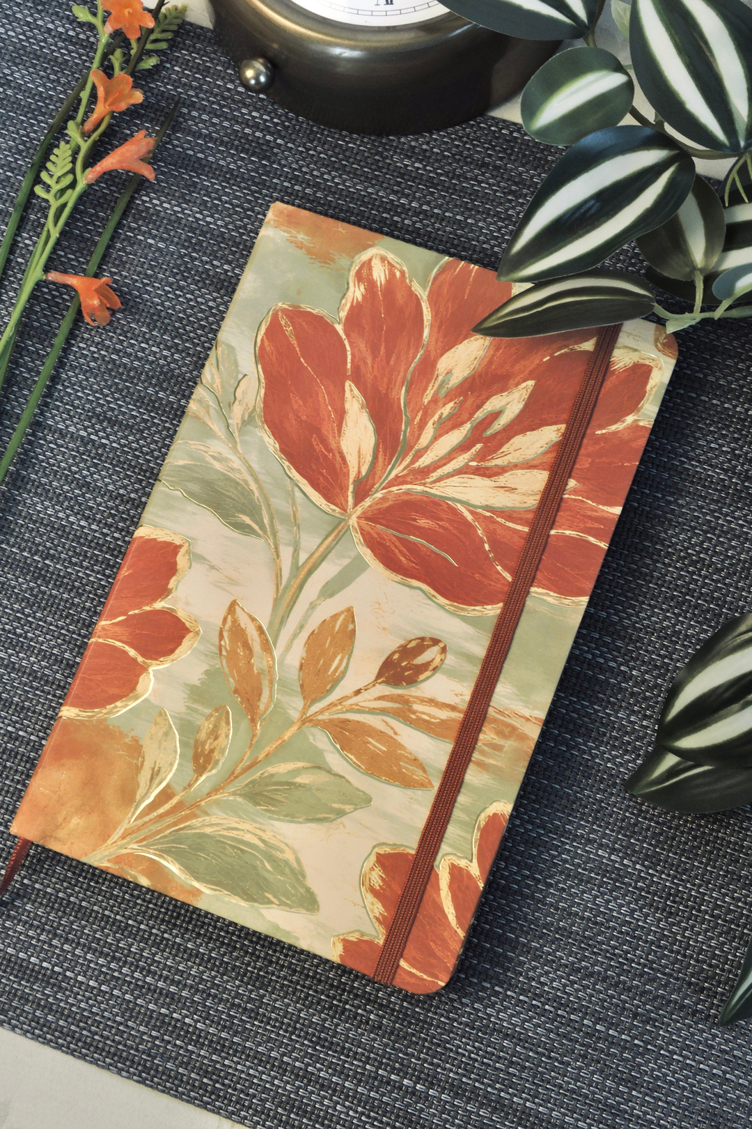 Nova Crafts 2 Li  Defter Seti  ( Çizgili Ve Noktalı Defter ) Son görseldeki 2 kutudan biri ile Hediye Kutusu ile gönderilir.