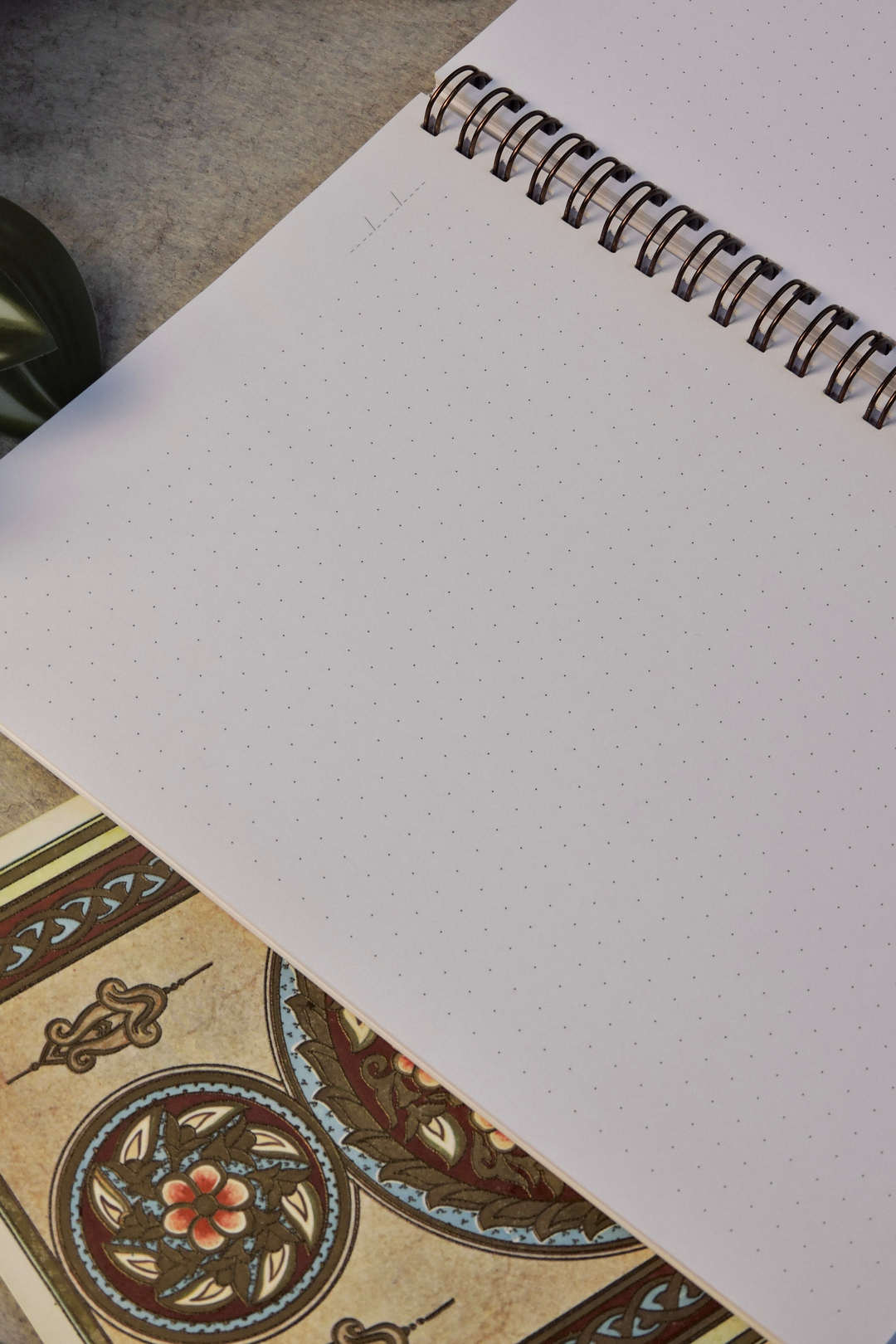 Nova Crafts Çalıkuşu Yaldızlı Spiralli Noktalı Defter