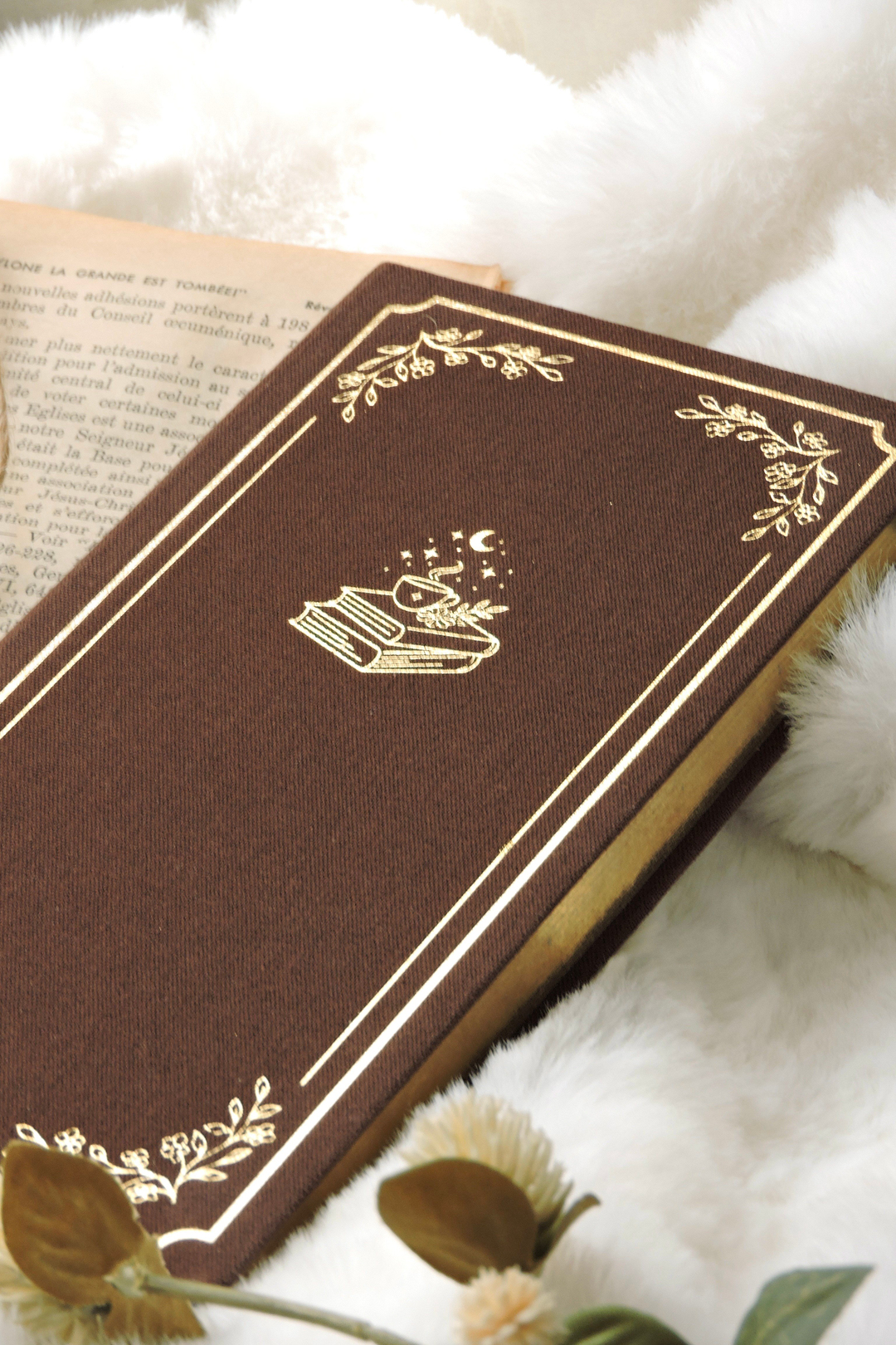 Nova Crafts Fairytale Kahveli Noktalı Keten Defter / Yaldızlı Kapak ve Kenar /  10*20 cm / 90 gram ıvory 