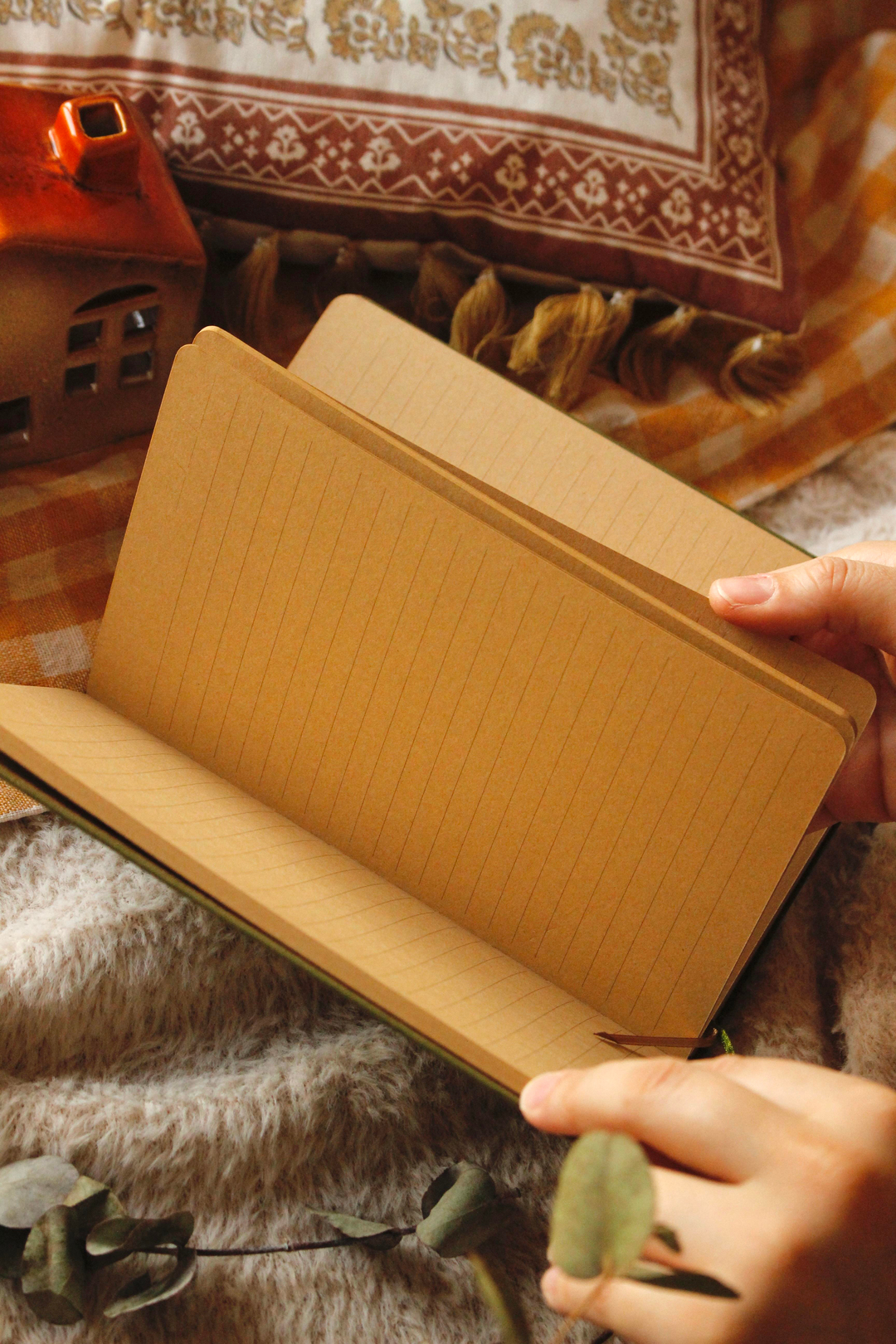 Nova Crafts Gizli Dağ Bahçesi Karamel Rengi İçi Kraft Defter