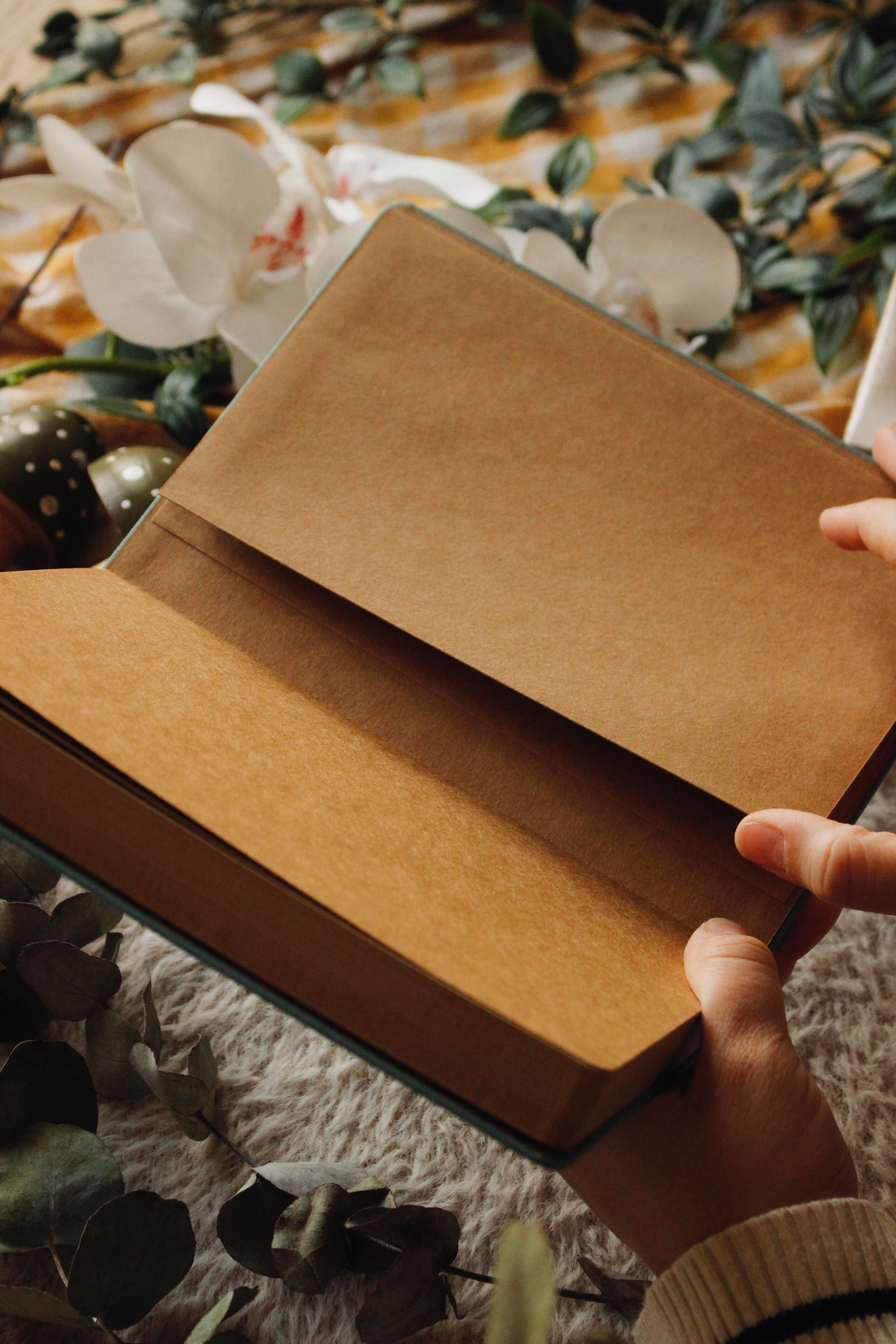 Nova Crafts Gizli Dağ Bahçesi Karamel Rengi İçi Kraft Defter