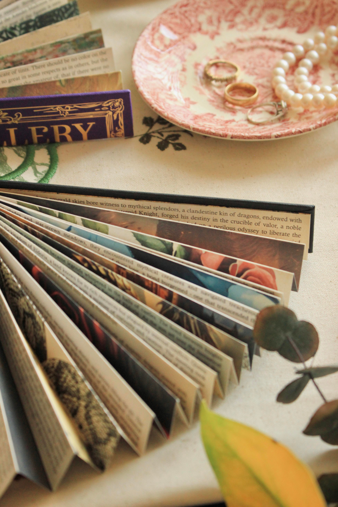 Nova Crafts IF Siyah Kitap Sayfa Hediyelik Yelpaze Romantasy