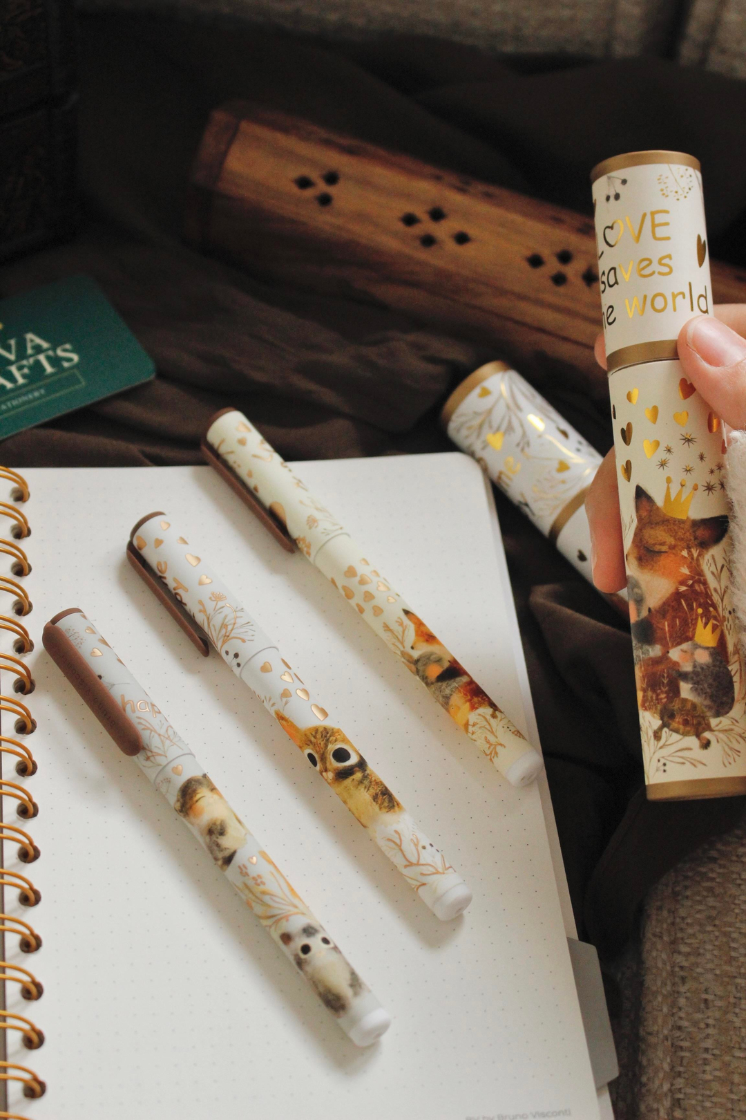 Nova Crafts Özel Kutulu Yaldızlı Kedi Temalı Bambi Tükenmez Kalem