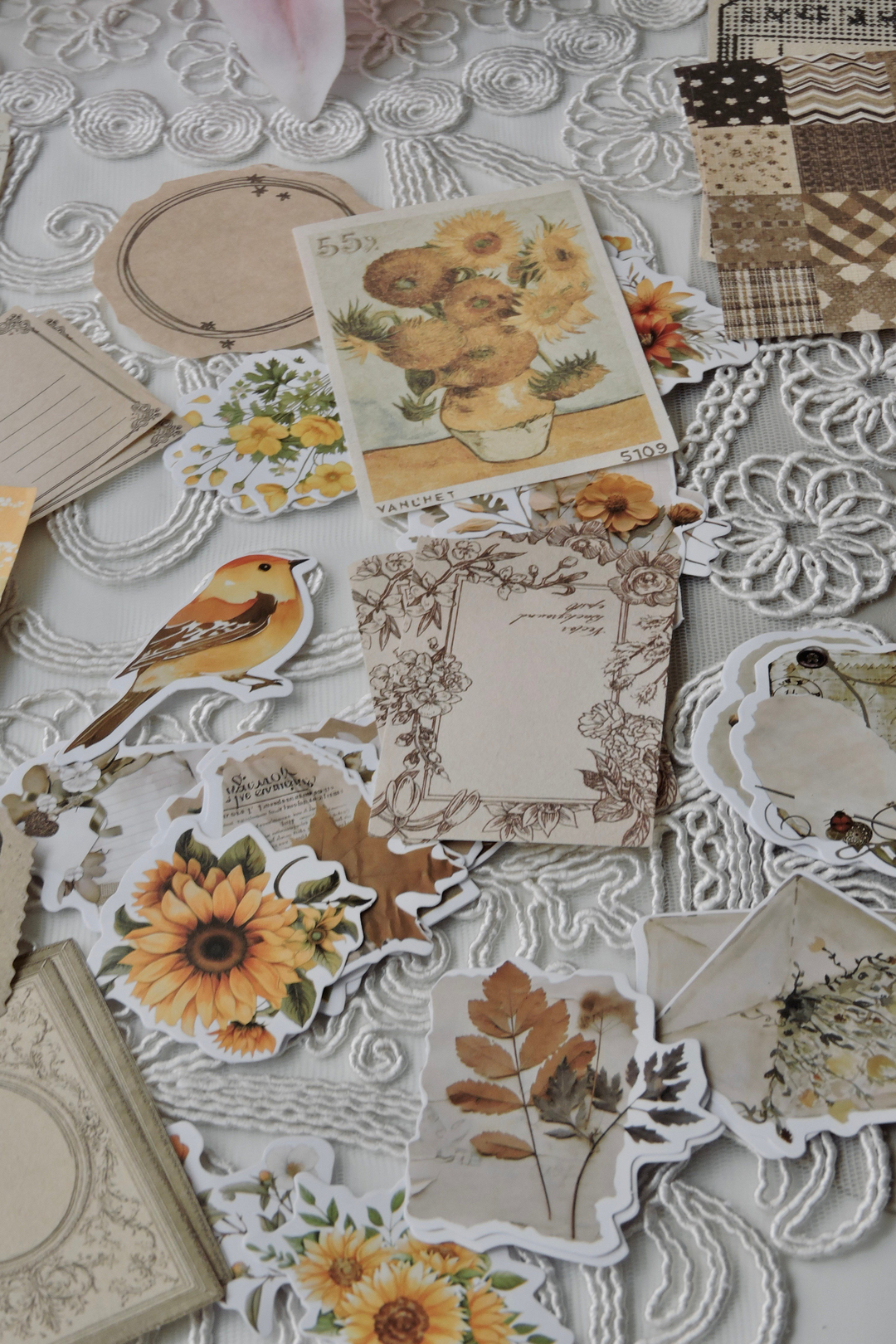 Nova Crafts Sarı - Kahve Tonları Junk Journal Seti 100 parça  40 adet Sticker 60 Adet Kağıt)  Scrapbook / Bullet Journal için uygundur 