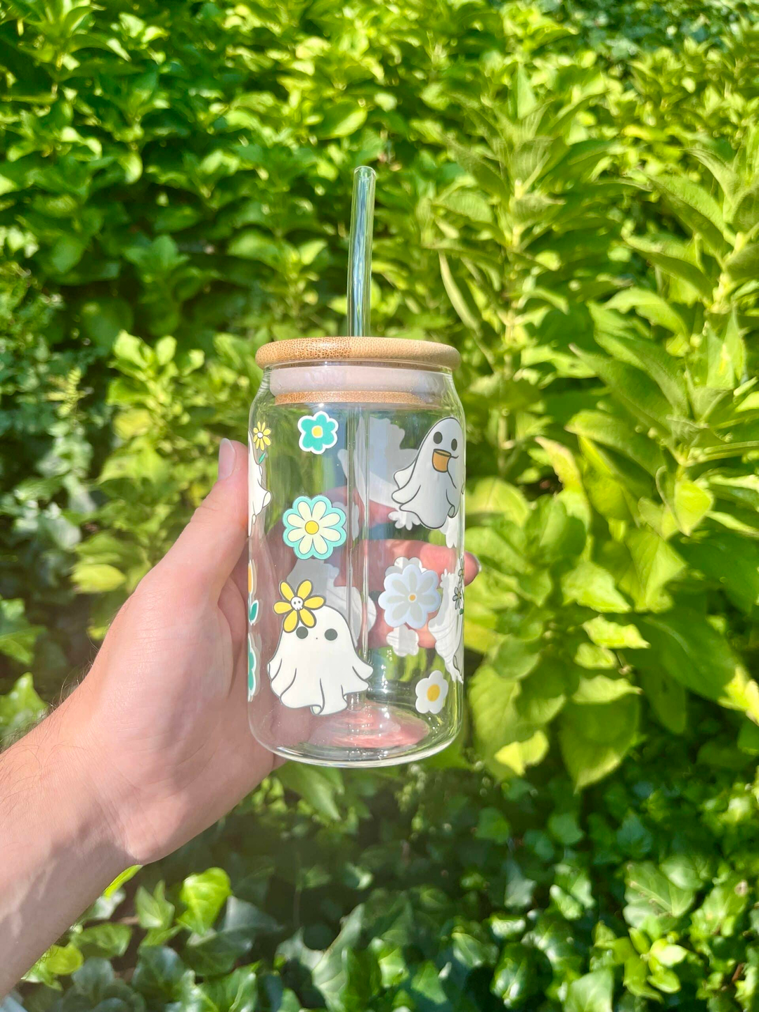 Nova Crafts Sevimli Hayalet Tasarımlı Cam Pipetli Bambu Kapaklı Isıya Dayanıklı Bardak - 330 ml Kapasite ile Şık ve Fonksiyonel Tasarım