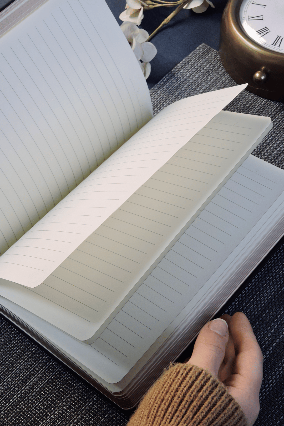Nova Crafts Siyah Kabartmalı Çizgili Defter (256 sayfa)