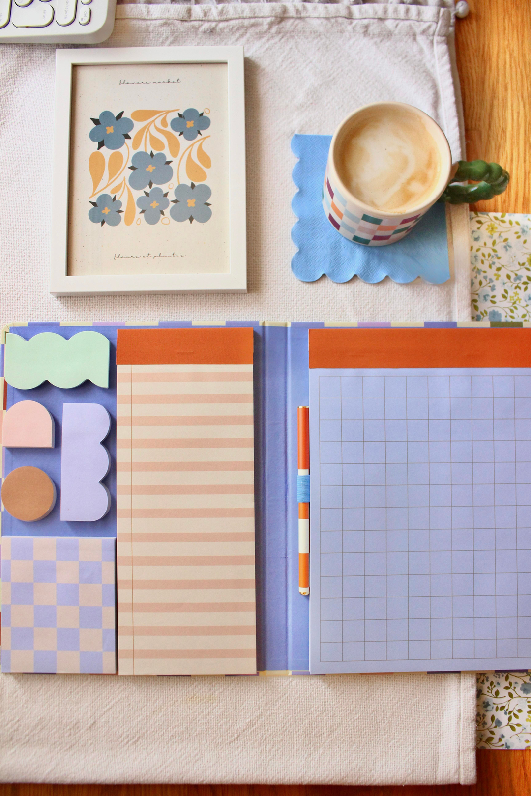 Nova Crafts Sticky Notes Set and Pen KIKKERLAND ( A4 boyutlu Yapışkanlı Not seti ve Kalemi) 5 Parça Yapışkan Not Seti: Liste Bloğu + Kare Yapışkan Not + 4 Şekilli Not İșareti + Büyük Kareli Not Bloğu + Kalem