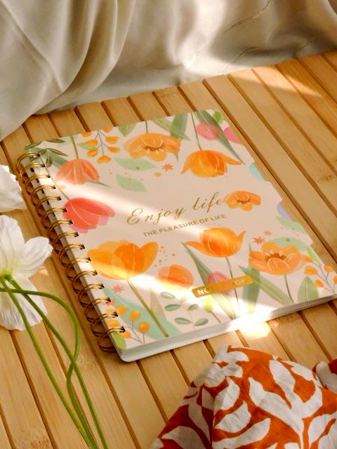 Nova Crafts Turuncu Enjoy Life Çiçek Temalı a5 Spiralli 4 Bölmeli 80 sayfa Defter