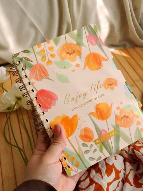 Nova Crafts Turuncu Enjoy Life Çiçek Temalı a5 Spiralli 4 Bölmeli 80 sayfa Defter