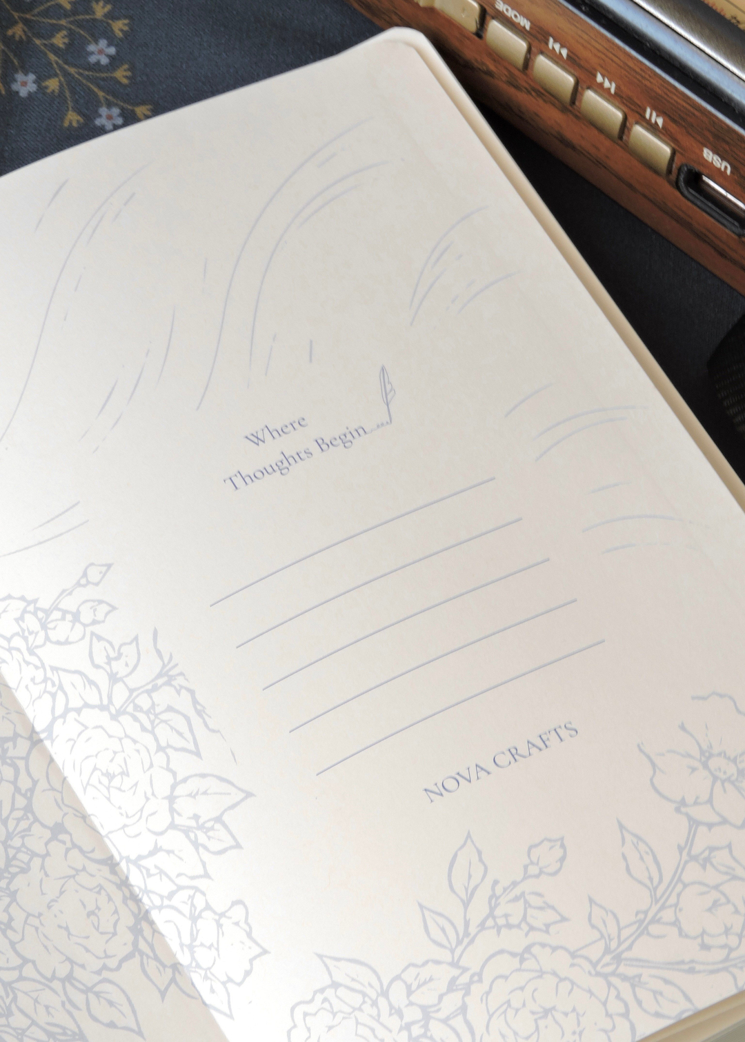 Nova Crafts Van Gogh Koleksiyonu Çizgili Defter Pembe Güllü Vazo  A5  Yaldızlı ve Çizilmez Kapak