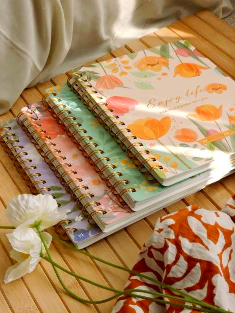 Nova Crafts Yeşil Enjoy Life Çiçek Temalı a5 Spiralli 4 Bölmeli 80 sayfa Defter