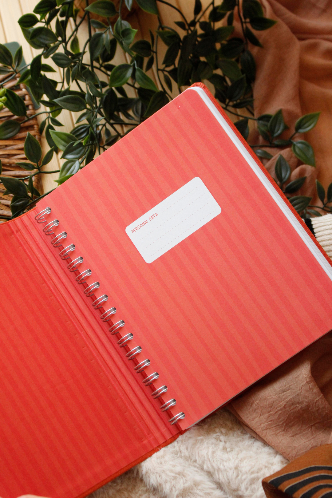 NovaCrafts Turuncu Keten Kapaklı Defter - Gizli Spiral, Lastikli & Şık Tasarım