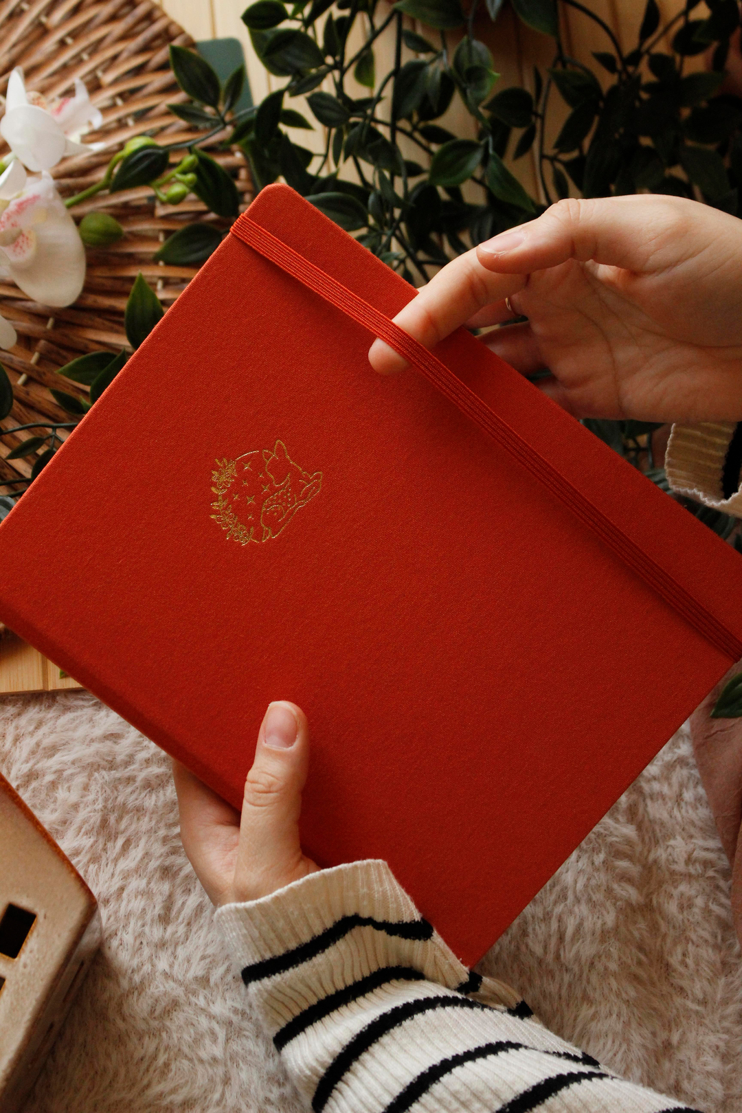 NovaCrafts Turuncu Keten Kapaklı Defter - Gizli Spiral, Lastikli & Şık Tasarım