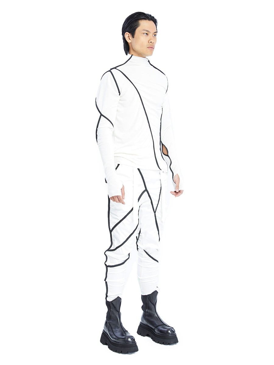 BROKEN LINE TURTLENECK TOP
