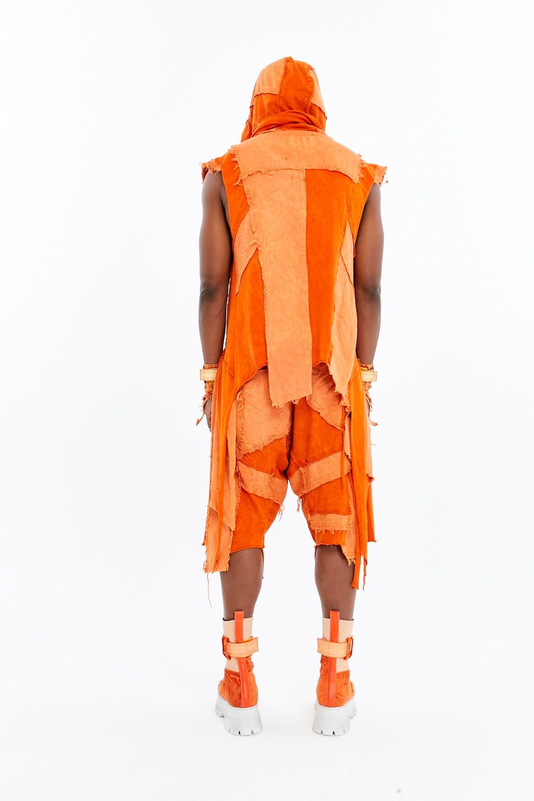 DIVIDE VEST