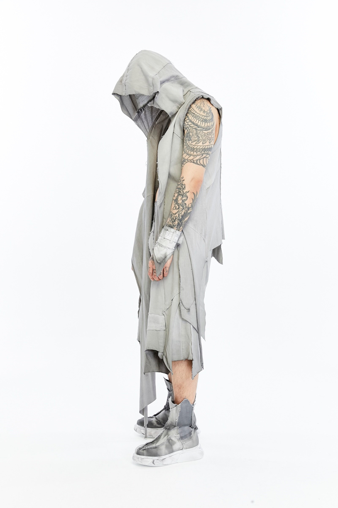 DIVIDE VEST