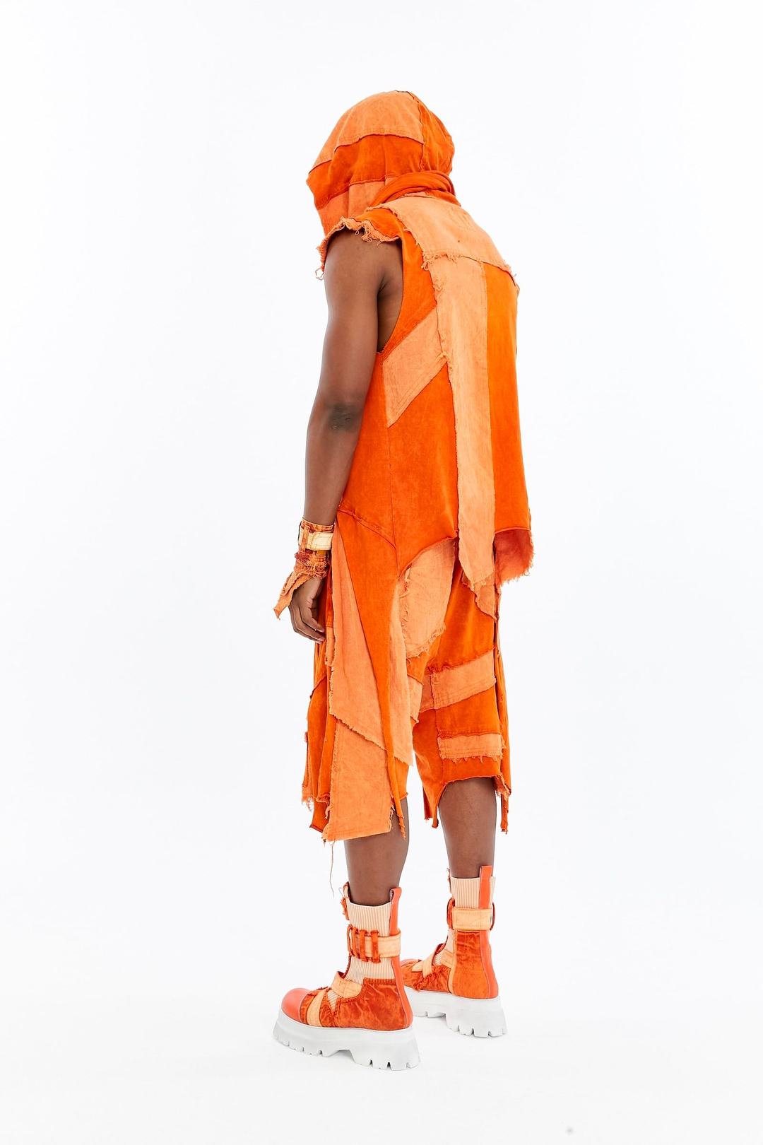 DIVIDE VEST