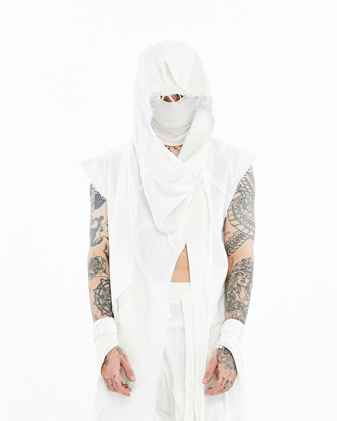 DIVIDE VEST